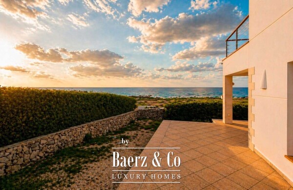 photo 5 SEAFRONT VILLA IN CIUTADELLA, MENORCA, WITH PRIVATE POOL AND EXPANSION POTENTIAL