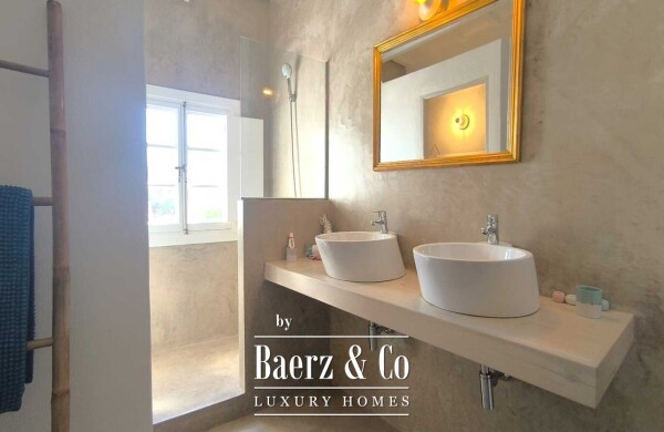 photo 12 RENOVATED MENORCAN HOUSE FOR SALE IN THE HISTORIC OLD TOWN OF CIUTADELLA, MENORCA – COURTYARD WITH SWIMMING POOL, 4 EN-SUITE BEDROOMS AND ORIGINAL ARCHITECTURAL FEATURES