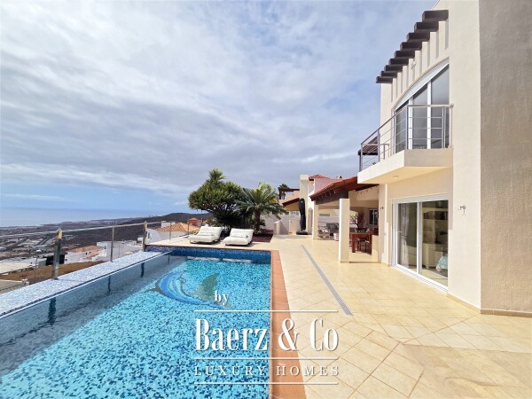 photo 52 Exclusive villa situated in prestigious residential area Tenerife